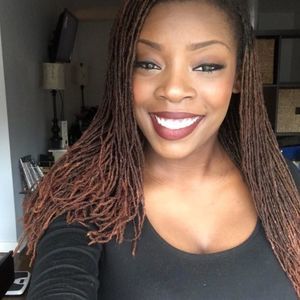 Meet your Posher, Monique